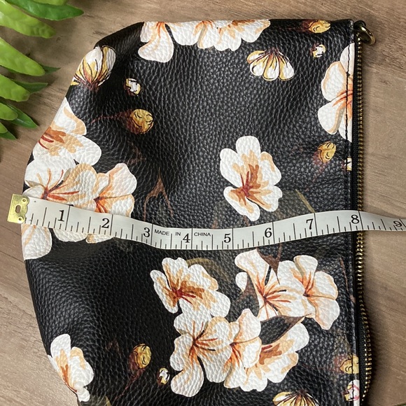 Gorgeous Steve Madden floral purse! Ready to Ship! - Picture 6 of 6